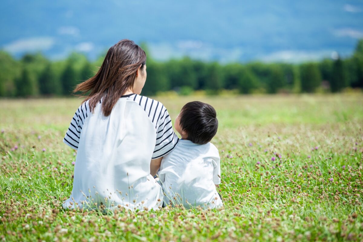 子どもに発達障害であることをどう伝えるか|保護者の声と理解のための知識を整理する