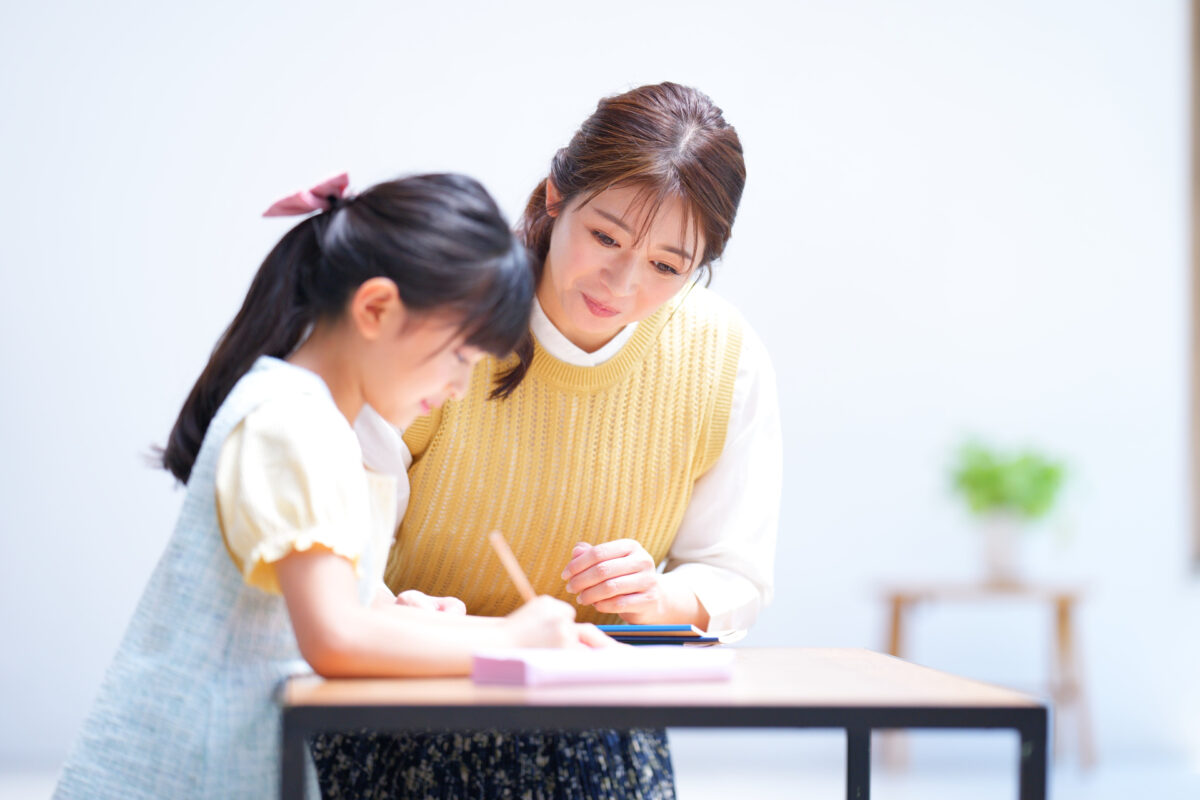 発達障害をこれから子どもに伝える保護者へのアドバイス|保護者の声と理解のための知識を整理