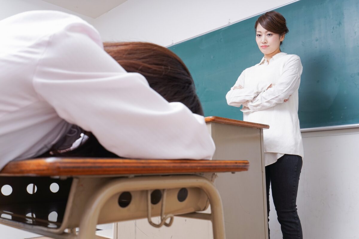 学校の先生との関係が原因で起こる二次障害｜保護者の声と理解のための知識を整理
