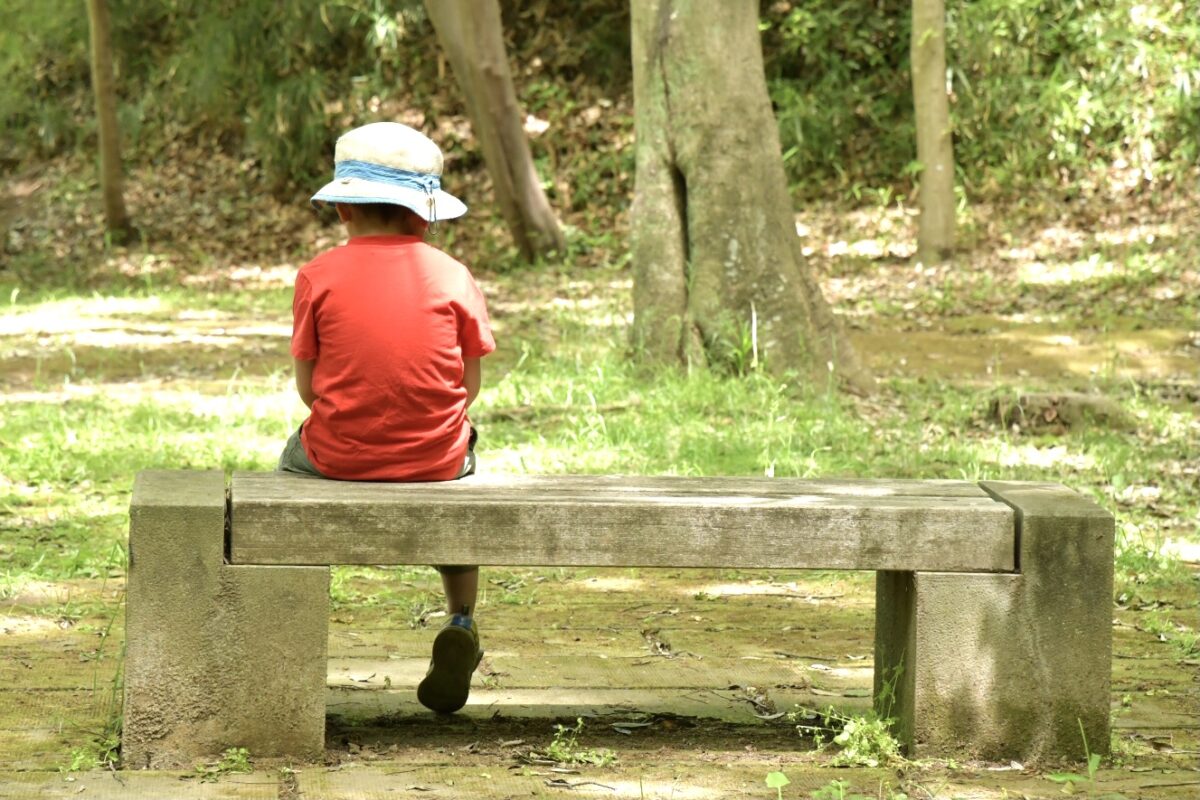 発達障害のある子が“仲間外れ”になりやすい理由｜友達トラブル・孤立・誤解の背景にあるものとは