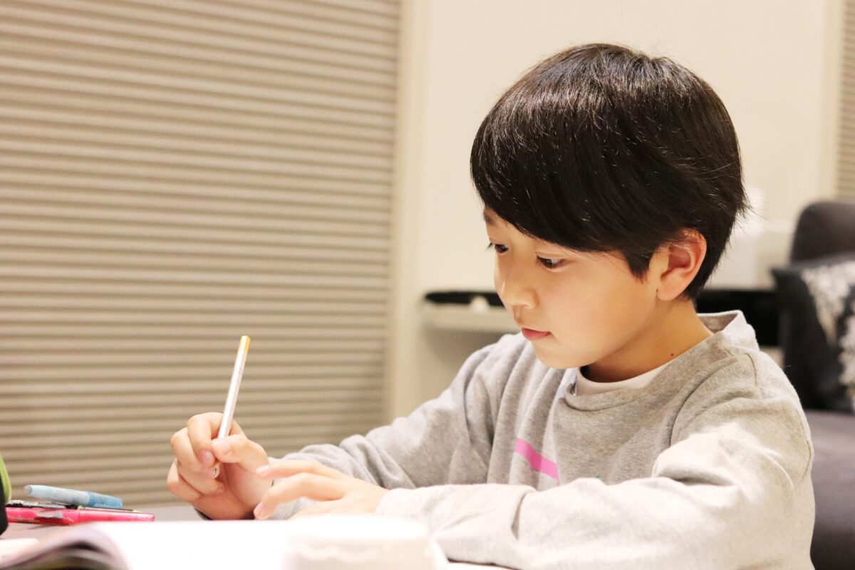 学校では見えにくい、家庭とのギャップに潜む困りごと｜学校生活シリーズ