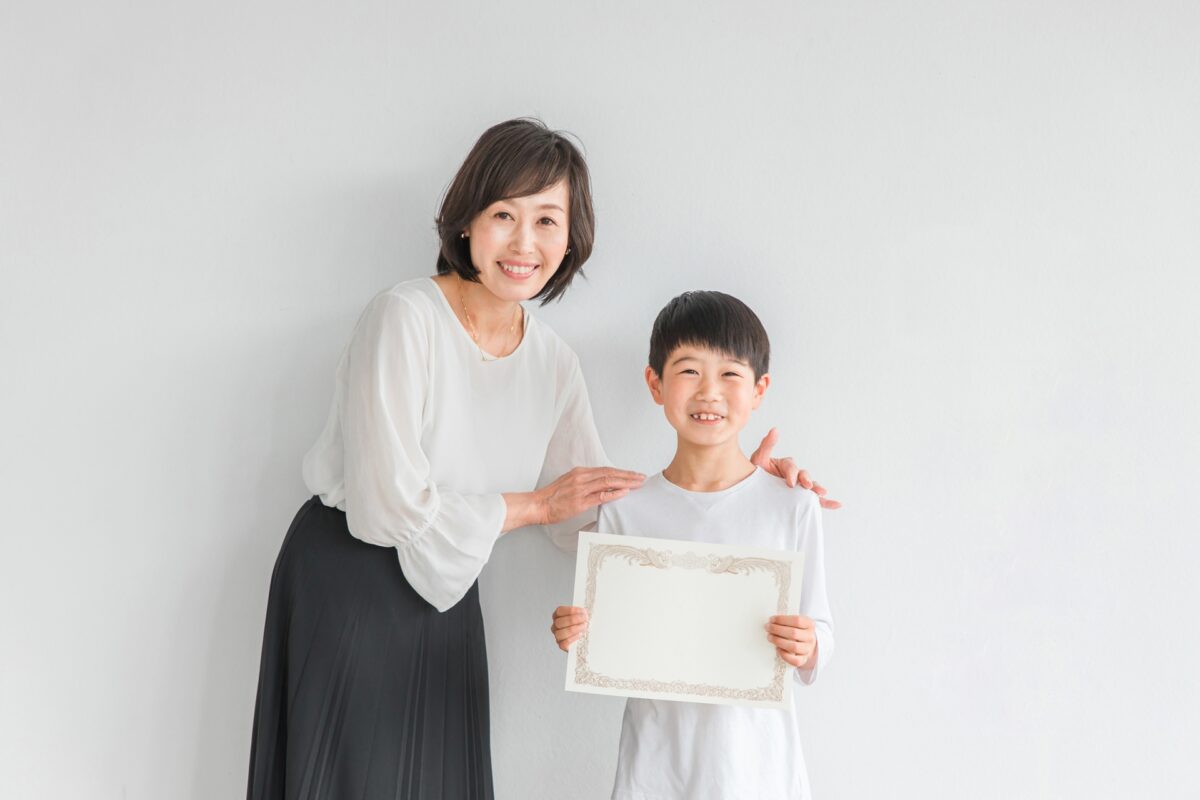 自分を責めていた保護者が、支援者の言葉や仲間の存在に救われた体験|発達障害児の子育て体験談シリーズ
