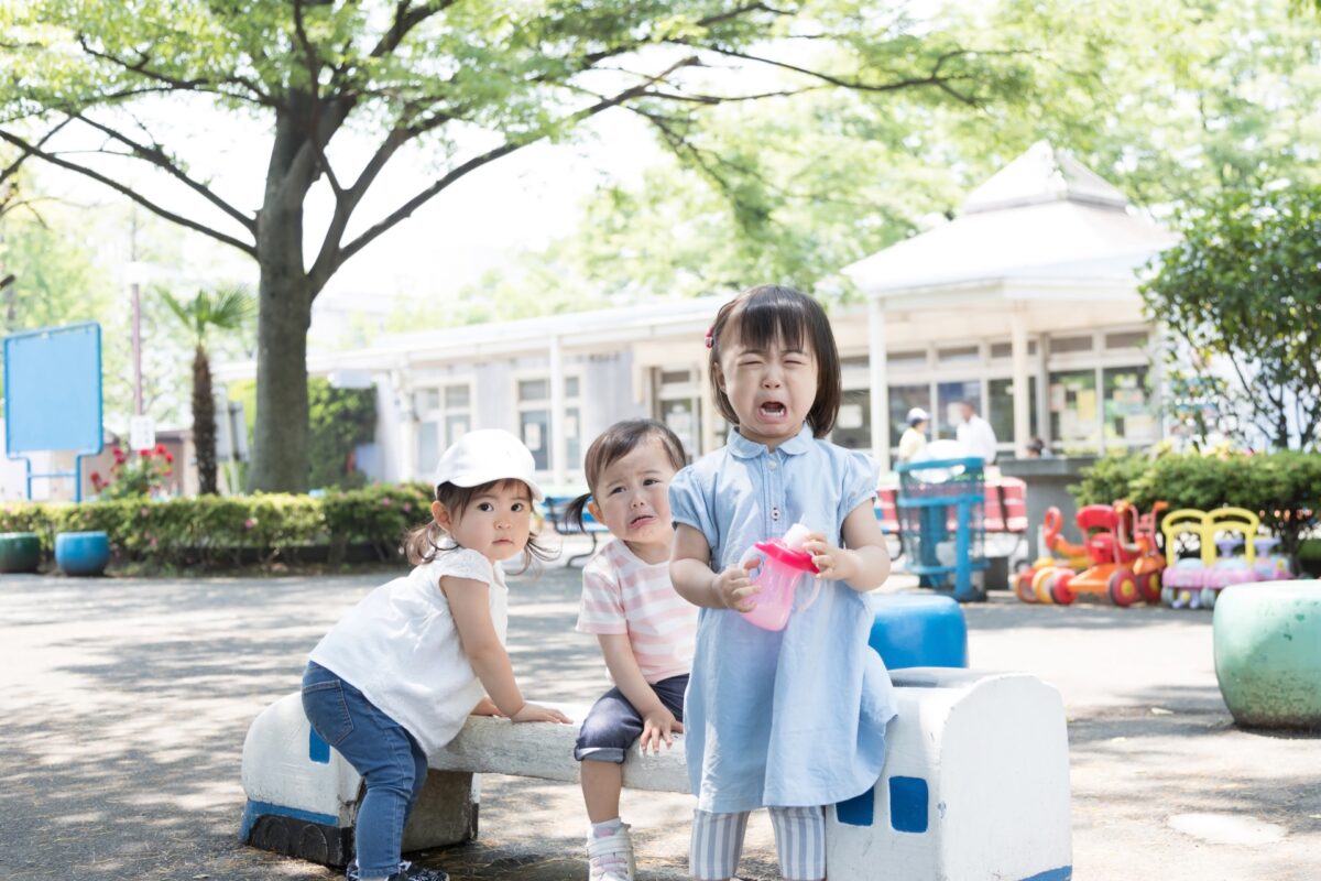 他害や暴言が出る子の背景をどう見る?|保護者の悩みシリーズ